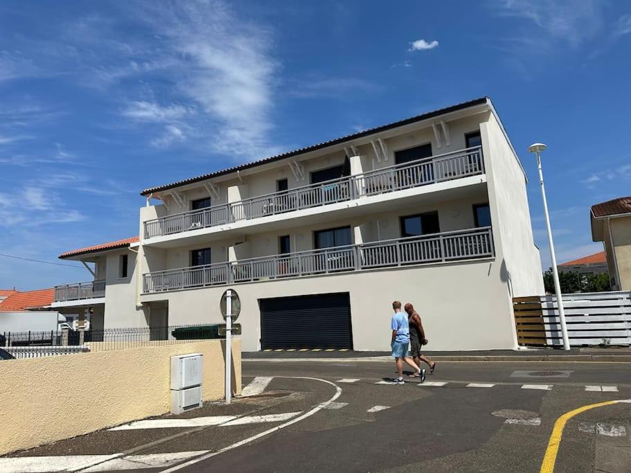 Tres Bel Appartement Neuf - Parking Et Terrasse 比斯卡罗斯 外观 照片